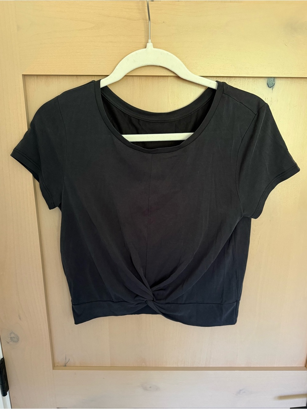 Zyia Women’s Twist-Front Short Sleeve Crop Top - Black